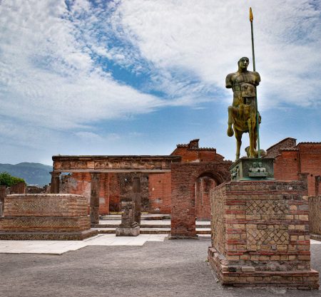 pompeii statue