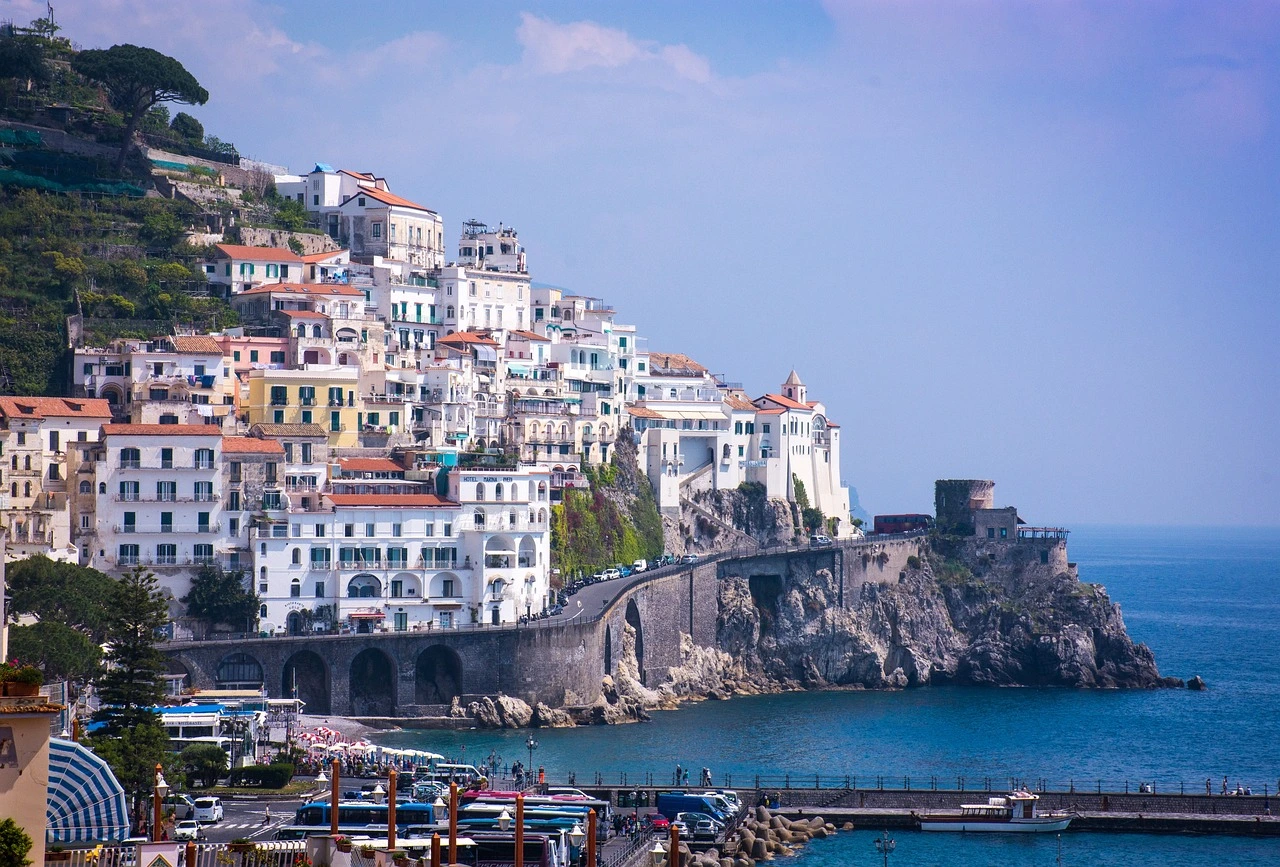 What is the Best Way to Explore Pompeii and the Amalfi Coast in One Day?