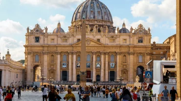 What are the advantages of purchasing skip-the-line tickets for the Vatican?